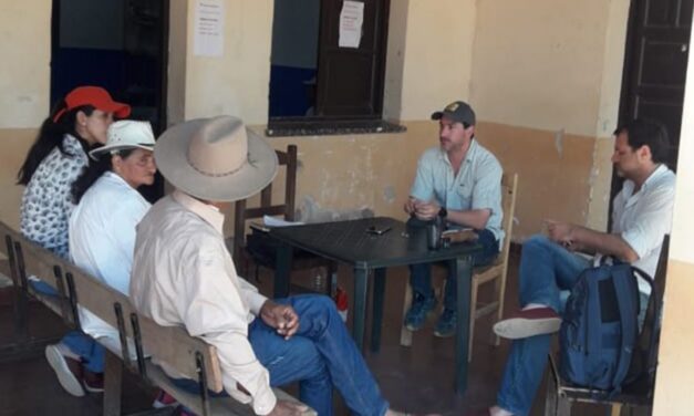 Pequeños productores de Los Blancos y Coronel Juan Solá recibieron asesoramiento jurídico