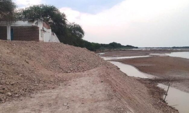 Continúa la ejecución de obras de defensa en el río Pilcomayo