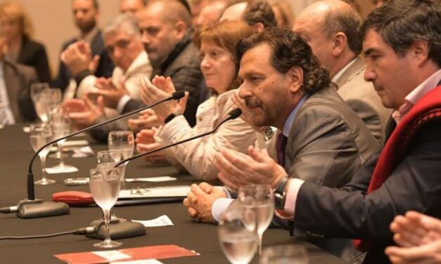 Sáenz celebró la incorporación y aprobación de la reforma impositiva al sector tabacalero en la Ley de Bases