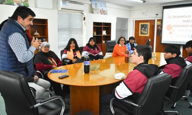 Futuros emprendedores: alumnos de la Escuela Técnica 3112 de Cerrillos visitaron el Ministerio de Producción