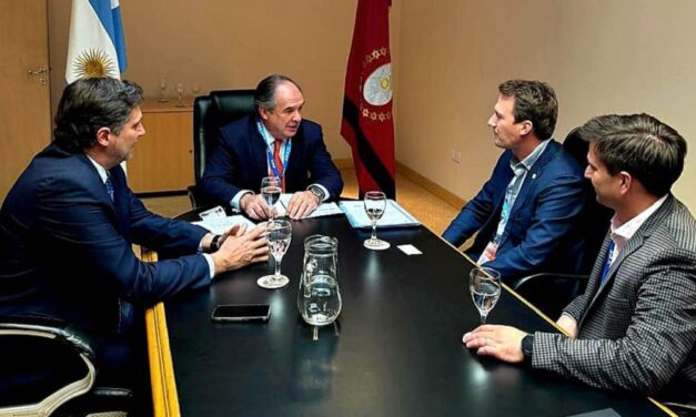 Reunión con directivos de la empresa First Quantum por el proyecto Taca Taca