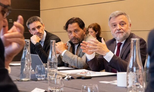 En busca de inversiones para Salta, Sáenz se reunió con directivos de grandes mineras del mundo