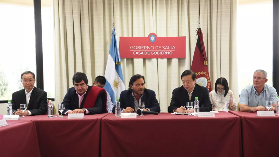 El Gobernador se reunió con directivos de mayor empresa tabacalera del mundo