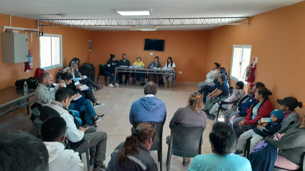 El Gobierno, comunidad y empresas se reunieron en la Mesa de Trabajo Social en Estación Salar de Pocitos