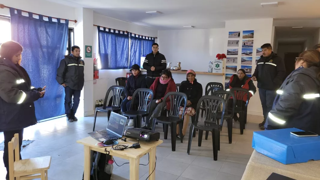 El Gobierno fiscalizó la reunión informativa sobre el proyecto Providencia en Santa Rosa de los Pastos Grandes