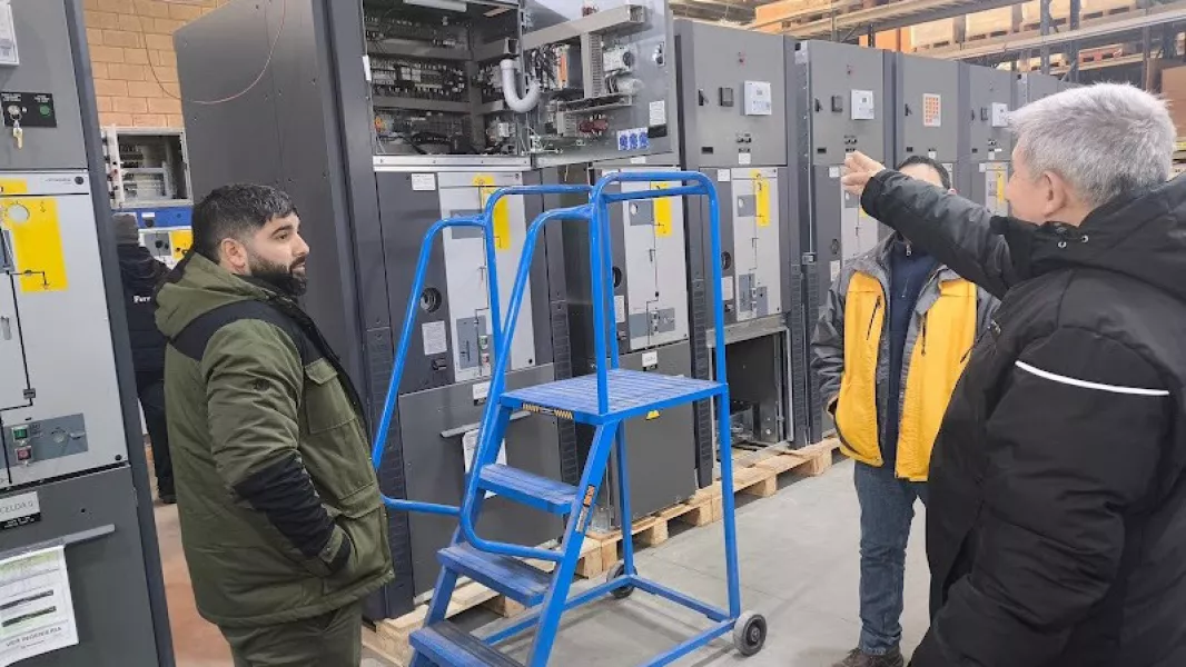 Últimos pasos para la Electrificación de Olacapato: Avanzan los ensayos de recepción de las celdas de conexión