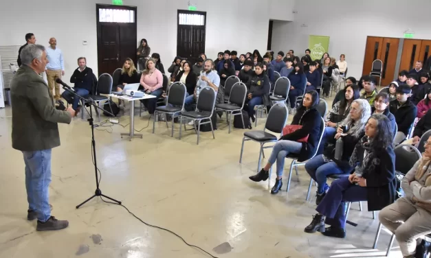Con el lanzamiento de un concurso de fotografía, celebraron el Día del Árbol