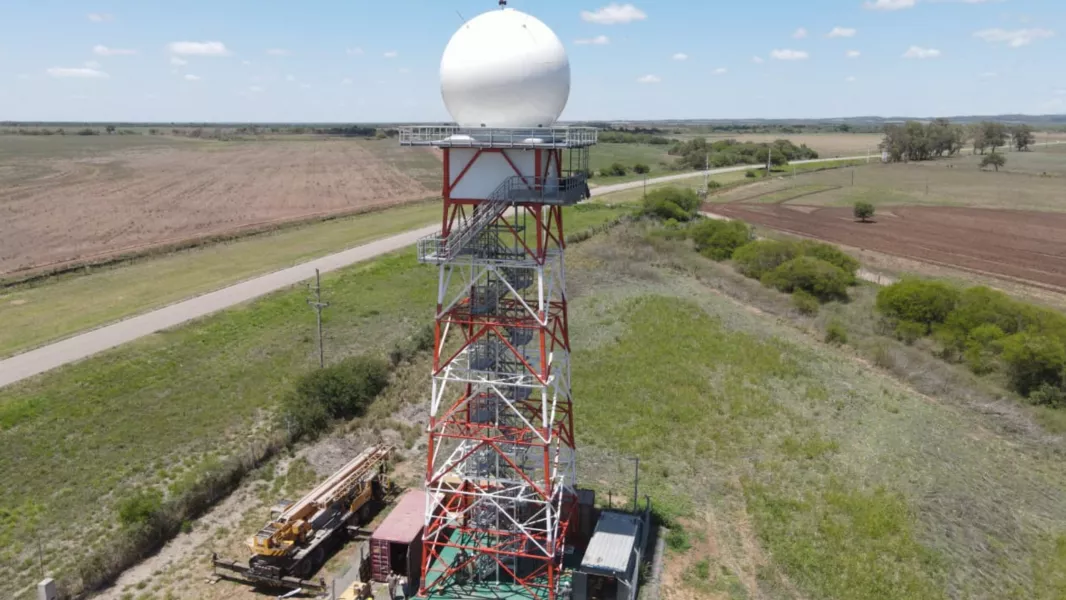 Finalizó el montaje del nuevo Radar Hidrometeorológico en Las Lajitas