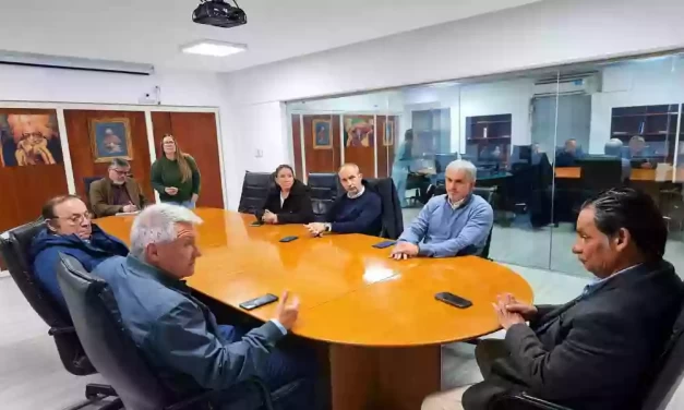 El Gobierno y la Cámara de Comercio articulan medidas para este sector de la economía
