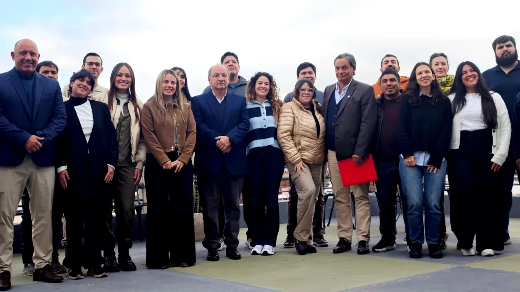 108517-el-ministro-lupion-compartio-una-jornada-de-trabajo-con-jovenes-saltenios 108517-el-ministro-lupion-compartio-una-jornada-de-trabajo-con-jovenes-saltenios